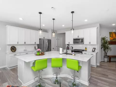 Kitchen - 4876 Avery Ct, Eagan, MN 55123 photo 5 of 6