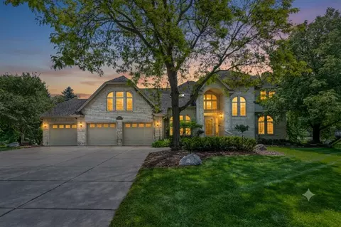 6210 Deerwood Cir N, Plymouth, MN 55442