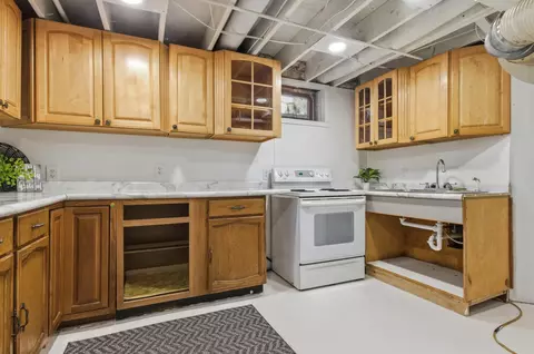 Kitchen - 605 10th Ave NE, Brainerd, MN 56401 photo 4 of 4