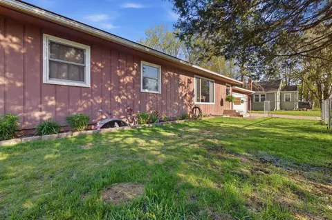 Exterior - 605 10th Ave NE, Brainerd, MN 56401 photo 4 of 5