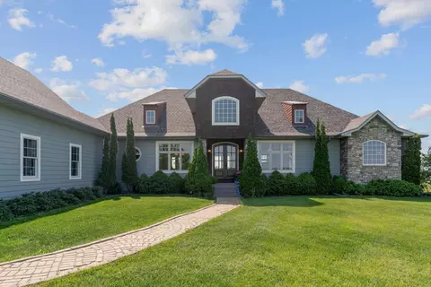32457 Alexander Ct, Northfield, MN 55057