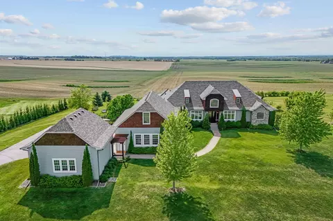 32457 Alexander Ct, Northfield, MN 55057