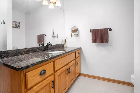 Bath - 615 Oakwood Dr, Saint Cloud, MN 56304 photo 3 of 6