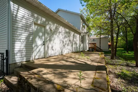 Exterior - 615 Oakwood Dr, Saint Cloud, MN 56304 photo 6 of 8