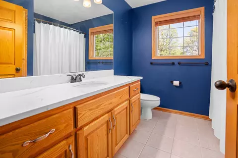 Bath - 615 Oakwood Dr, Saint Cloud, MN 56304 photo 5 of 6