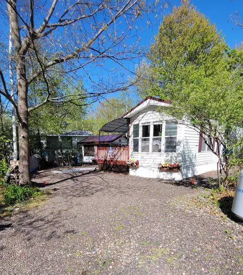95 Pathfinder Village, Hinckley, MN 55037