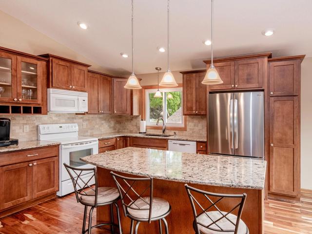 9385 Jasmine Ave S, Cottage Grove, MN 55016
