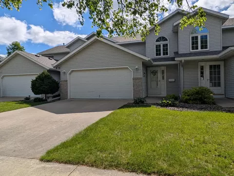 2316 Viola Heights Dr NE, Rochester, MN 55906