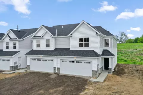 196 Huntington Dr, Waconia, MN 55387