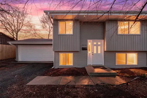 2221 W 82nd St, Bloomington, MN 55431