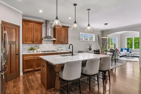 4258 Creekside Way, Minnetrista, MN 55331