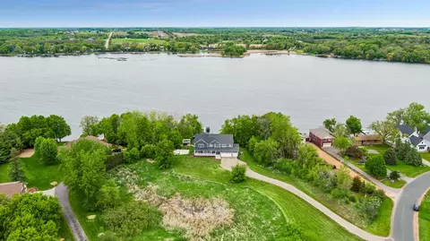 4704 S Lake Sarah Dr, Independence, MN 55359