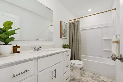 Bath - 1074 Anmeadle Row, Rosemount, MN 55068 photo 3 of 3