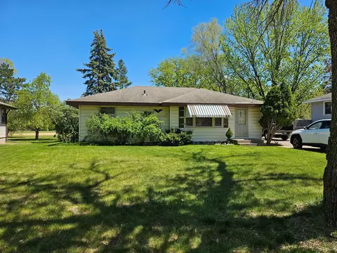 11605 Gladiola St NW, Coon Rapids, MN 55433