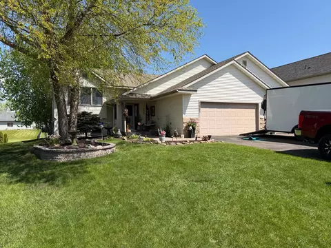 1661 Valley Quail Dr, River Falls, WI 54022