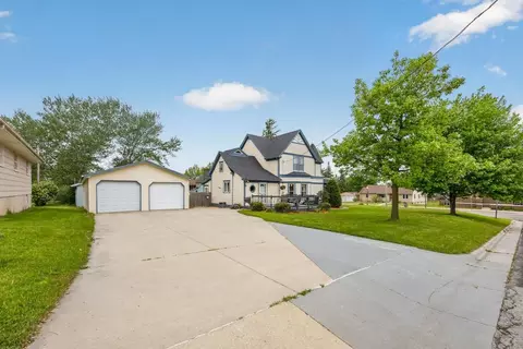 126 1st St E, Stewartville, MN 55976
