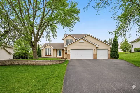 392 Pendryn Hill Curv, Woodbury, MN 55125