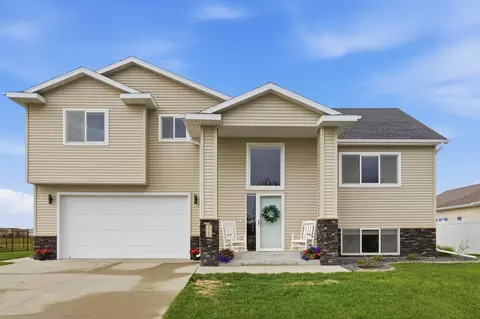 1102 6th Ave NE, Dilworth, MN 56529