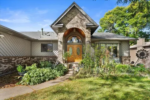479 Mary St S, Maplewood, MN 55119
