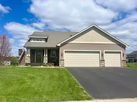 12720 314th St, Lindstrom, MN 55045