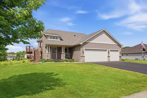 12720 314th St, Lindstrom, MN 55045