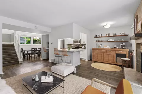 47 River Woods Ln, Burnsville, MN 55337