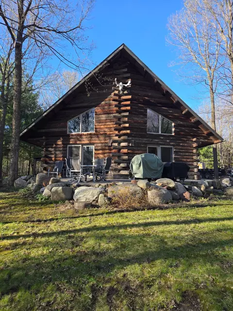 6600 Canary Rd NW, Royalton, MN 56373