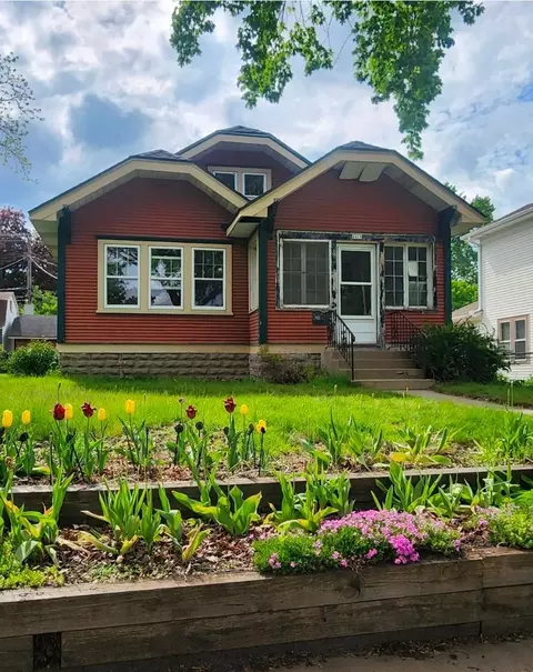 4415 Queen Ave N, Minneapolis, MN 55412
