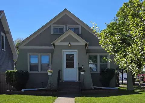 1055 Virginia St, Saint Paul, MN 55117