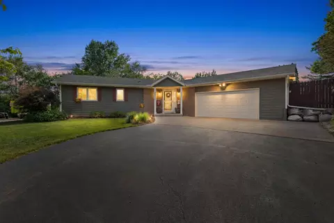 17924 Ingrid Ct, Lakeville, MN 55044