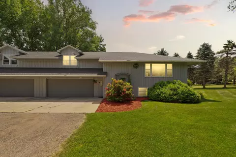 2205 17th St NW, Faribault, MN 55021