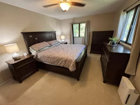 Bedroom - 1609 Gateway Dr, Albert Lea, MN 56007 photo 2 of 5