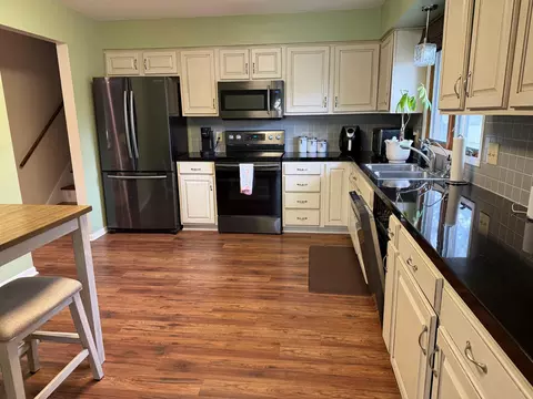 Kitchen - 1609 Gateway Dr, Albert Lea, MN 56007 photo 2 of 2