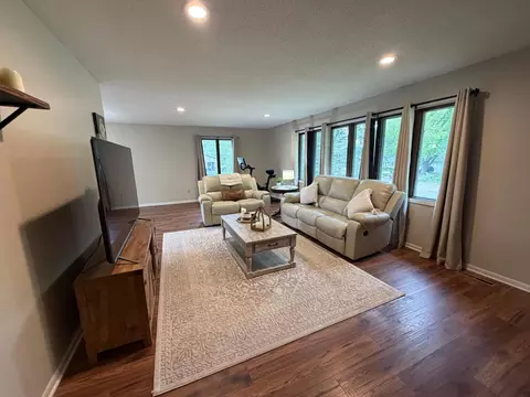 Living - 1609 Gateway Dr, Albert Lea, MN 56007 photo 1 of 4