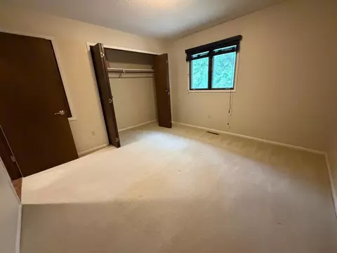 Bedroom - 1609 Gateway Dr, Albert Lea, MN 56007 photo 1 of 5