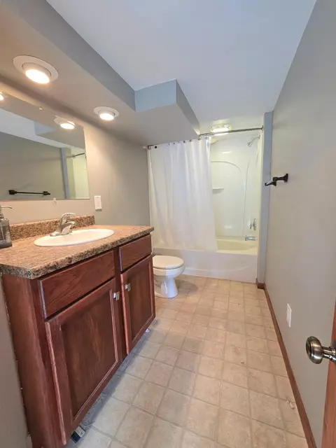Bath - 337 2nd Ave E, Halstad, MN 56548 photo 3 of 3
