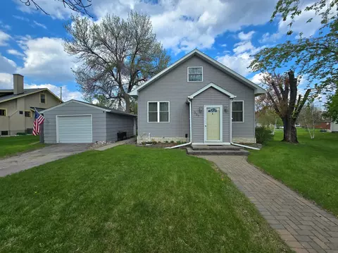 337 2nd Ave E, Halstad, MN 56548