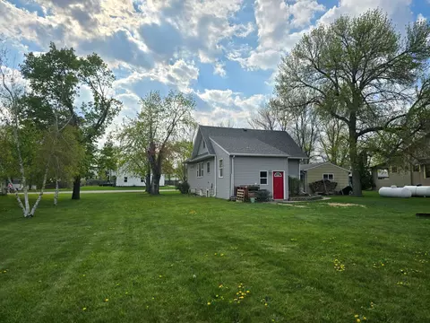 Exterior - 337 2nd Ave E, Halstad, MN 56548 photo 4 of 4