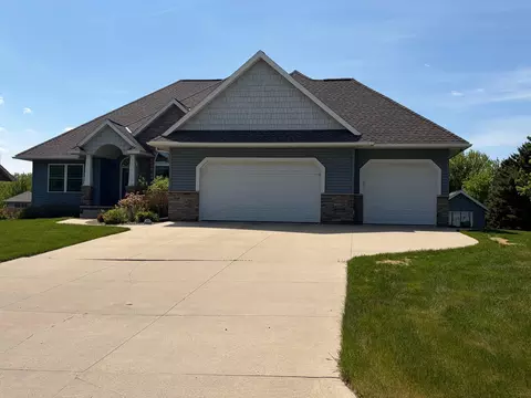 1808 4th St NE, Willmar, MN 56201