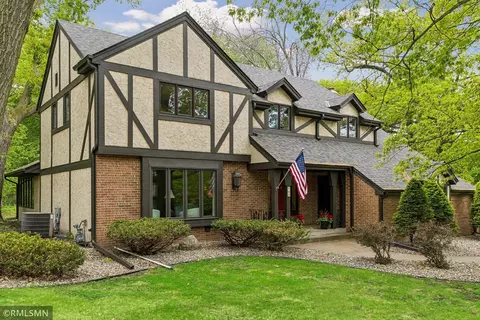 905 Windemere Curv #N, Plymouth, MN 55441