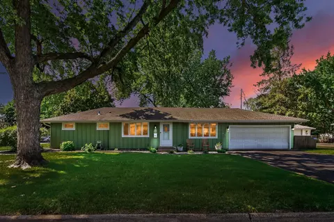 121 E 94 12 St, Bloomington, MN 55420