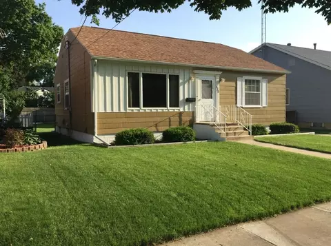 630 15th St NE, Rochester, MN 55906