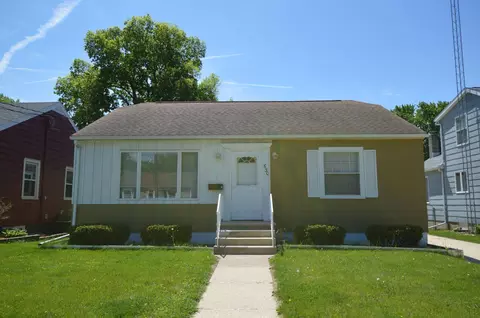 630 15th St NE, Rochester, MN 55906