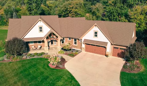 5628 Garden Dr, Woodbury, MN 55129