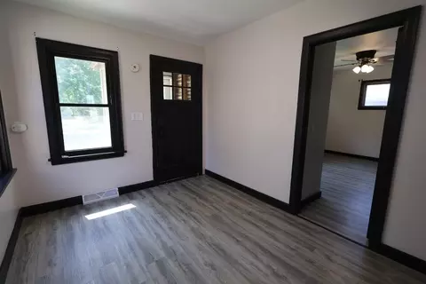 Entry Way - 10 E 4th St, Morris, MN 56267 photo 3 of 4
