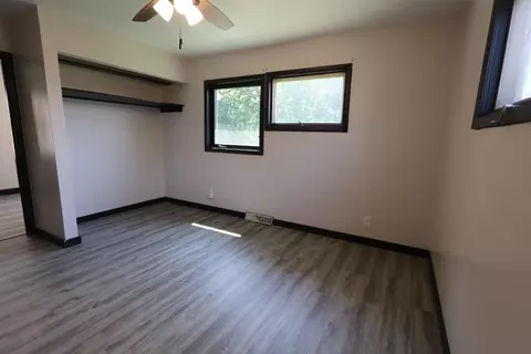 Bedroom - 10 E 4th St, Morris, MN 56267 photo 4 of 4