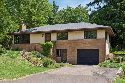 2356 Tophill Cir, Roseville, MN 55113