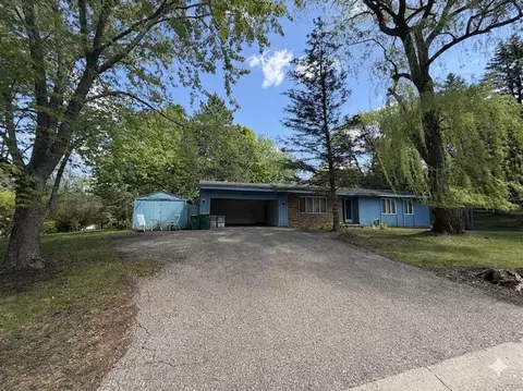 18212 Ginavale Ln, Eden Prairie, MN 55346