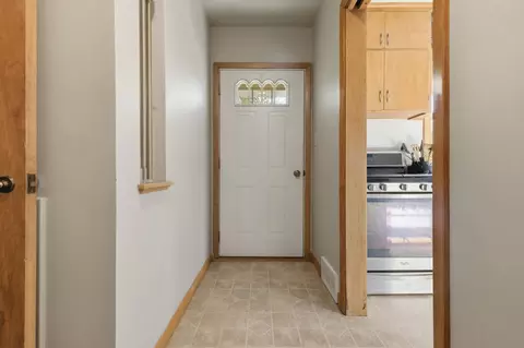 Entry Way - 1422 S 7th St, Brainerd, MN 56401 photo 2 of 7