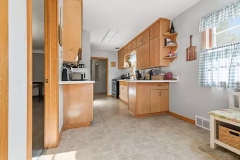 Entry Way - 1422 S 7th St, Brainerd, MN 56401 photo 1 of 7